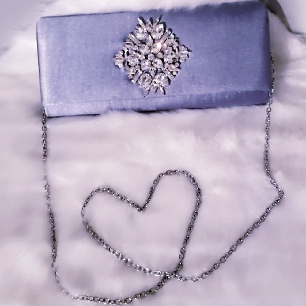 INC. INTERNATIONAL CONCEPTS Chain Clutch - Picture 3 of 7